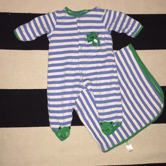 MY 1st FIRST CHRISTMAS fleece SLEEPER green santa print NB NWT
